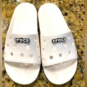 Mens Iconic comfort crocs. Worn only once. Smoke free home.